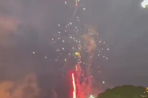 今天可以烟花看个够