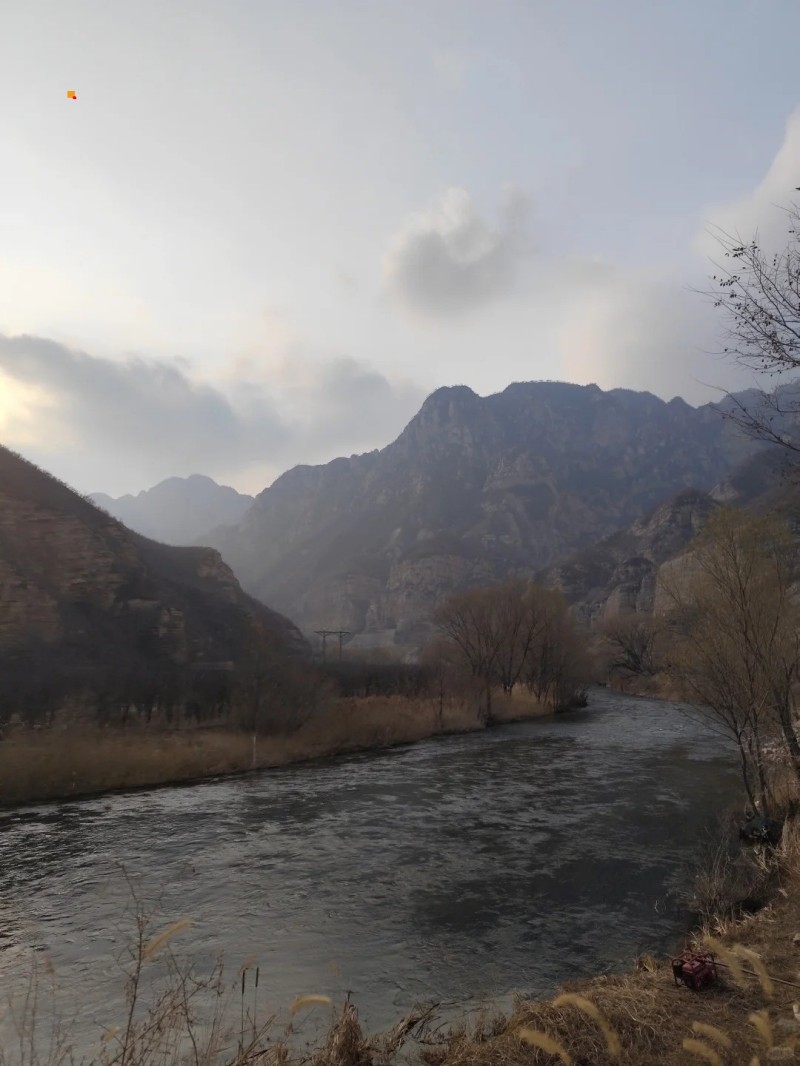 幽州大峡谷-挂壁公路-官厅水库 冬日徒步_4_果丹皮_来自小红书网页版.jpg