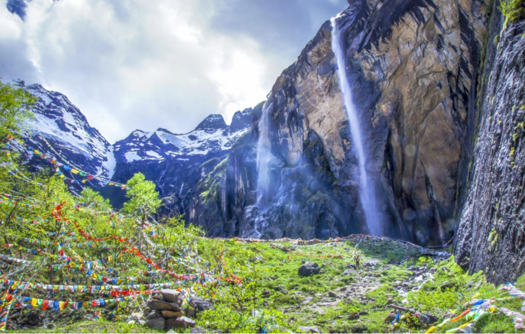 【天堂·雨崩】世外桃源--雨崩村,冰湖,神瀑,梅里雪山6日徒步转山之旅