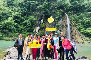 3月21日—22日：小巫峡+红军洞+白象湖+五彩洞+穿花洞+神猴滩+南龛山+恩阳古镇+户外礼物   两日游  245元