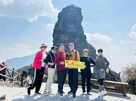 3月25日—4月2日：百里杜鹃+梵净山+黄果树+马岭河+万峰林+大小七孔+中国天眼    9日游   1165元