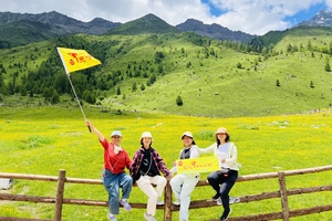 7月22日—30日：莲宝叶则+四姑娘山+花湖+唐克+郎木寺+扎尕那+毕棚沟+拉卜楞寺+户外礼物 9日游   1130元
