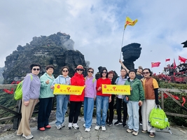 3月25日—4月2日：百里杜鹃+梵净山+黄果树+马岭河+万峰林+大小七孔+中国天眼    9日游   1170元