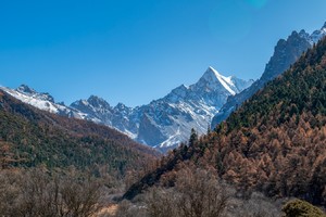 稻城亚丁-无底湖徒步活动