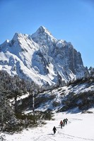 云端漫步・香格里拉孔雀山徒步