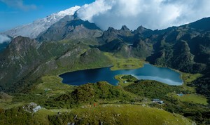  2026 · 国庆黄金档 · 3天2晚 · 8-12人精品小团  哈巴雪山 · 黑海徒步