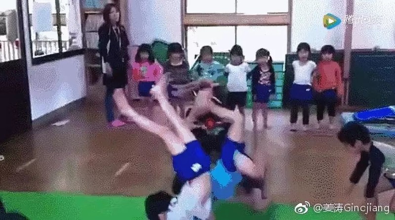 同时,日本的六年级小学生跑出了11.
