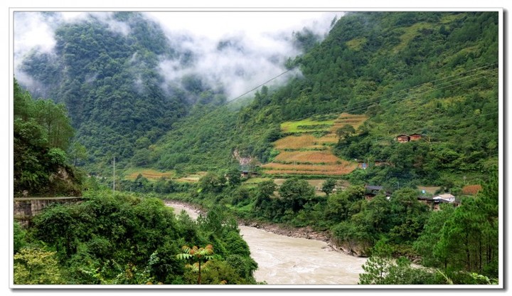 怒江的水 (1).JPG 怒江的水 (1).JPG