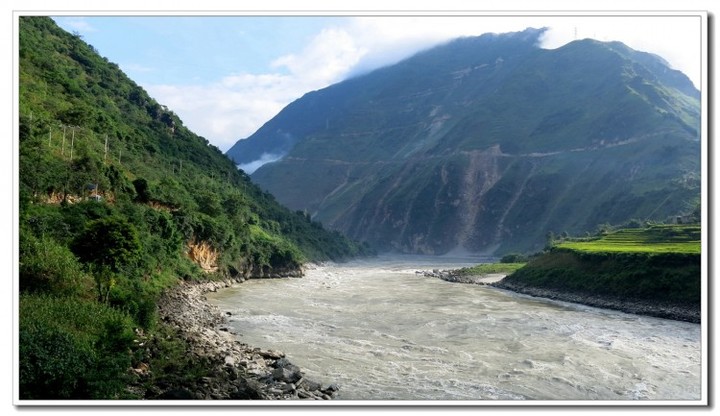 怒江的水 (15).JPG 怒江的水 (15).JPG