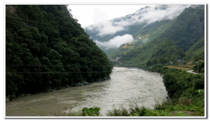 6走进丙中洛 (9).JPG 6走进丙中洛 (9).JPG