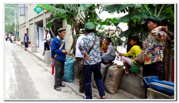 集市怒江) (3).JPG 集市怒江) (3).JPG