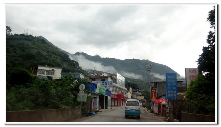 怒江客运车 (1).JPG 怒江客运车 (1).JPG