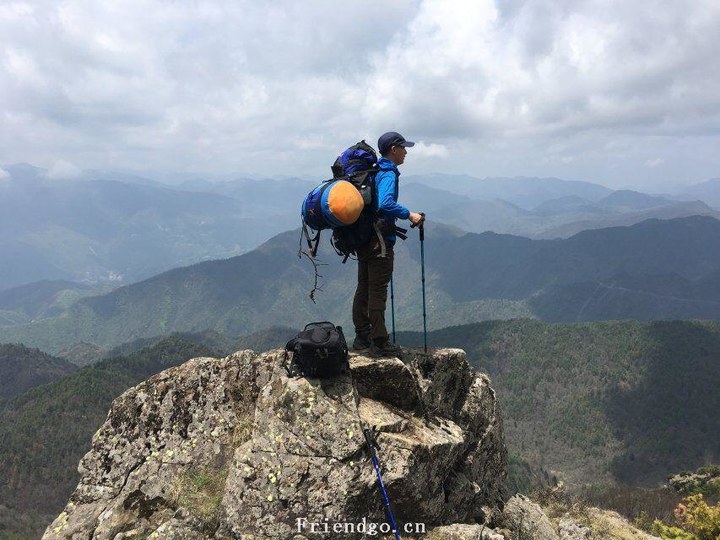 山高人为峰.jpg