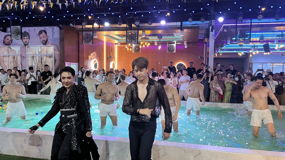 男模餐厅晚餐 (4)