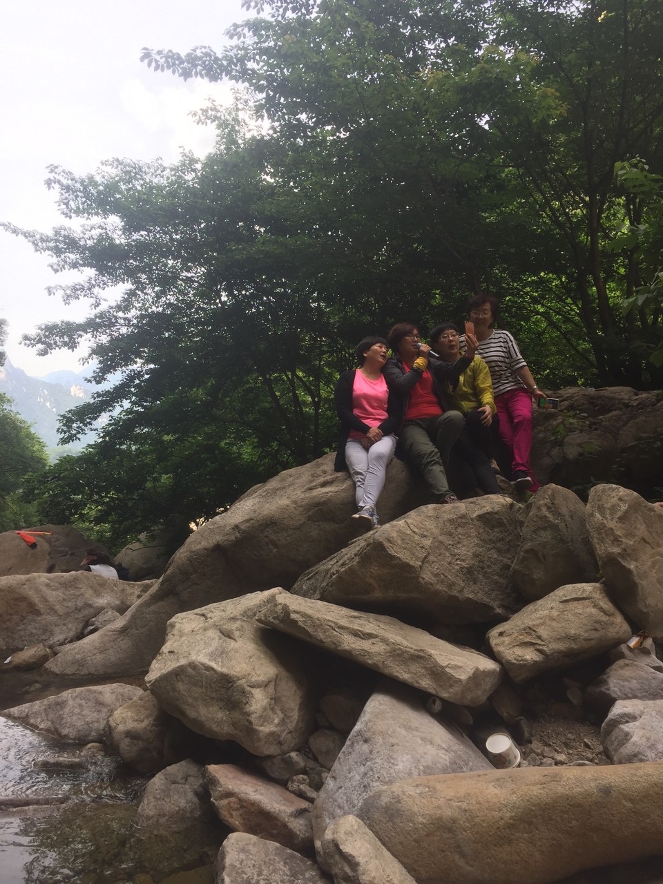 ABDD0B1D-F2EC-41AA-A899-83EECAAA682E