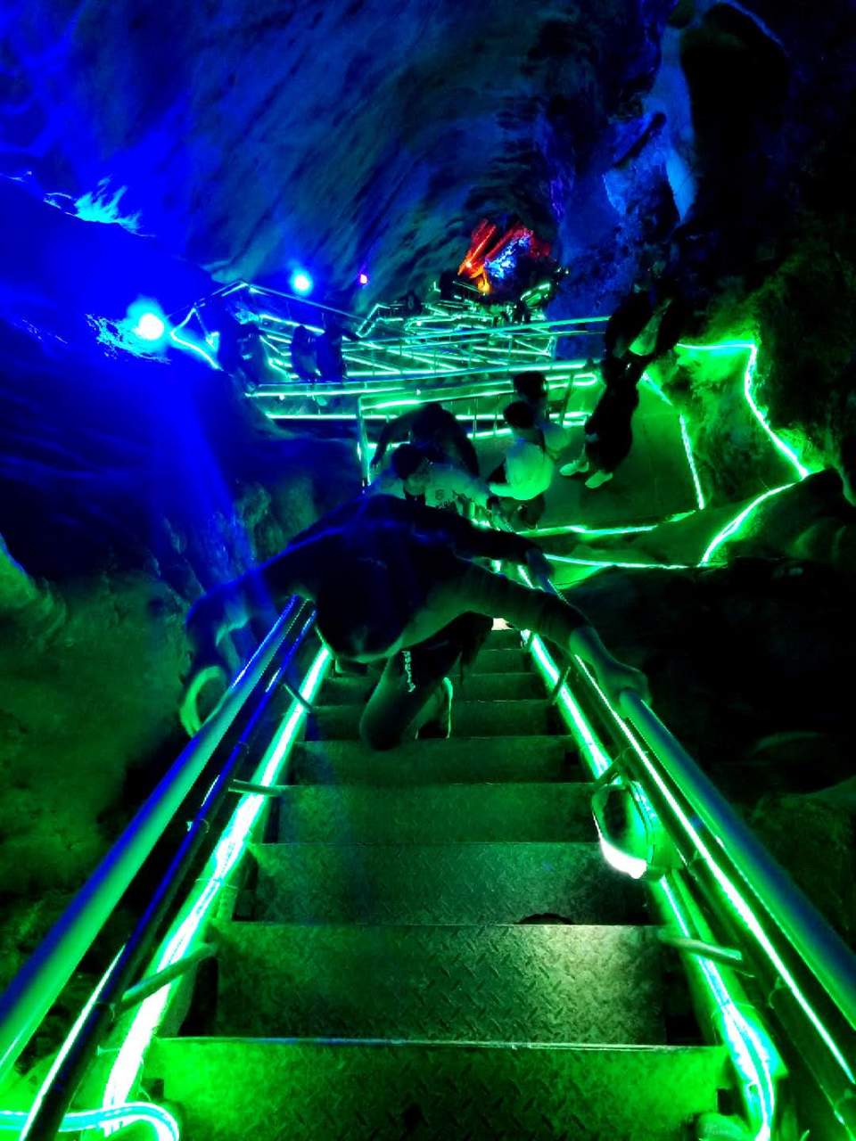 La0GE1IJjfflVA98OI6pIyleS_qUu-aiPUtH_wNwMCquF73eIgfWAfrhzKiu3Xa0