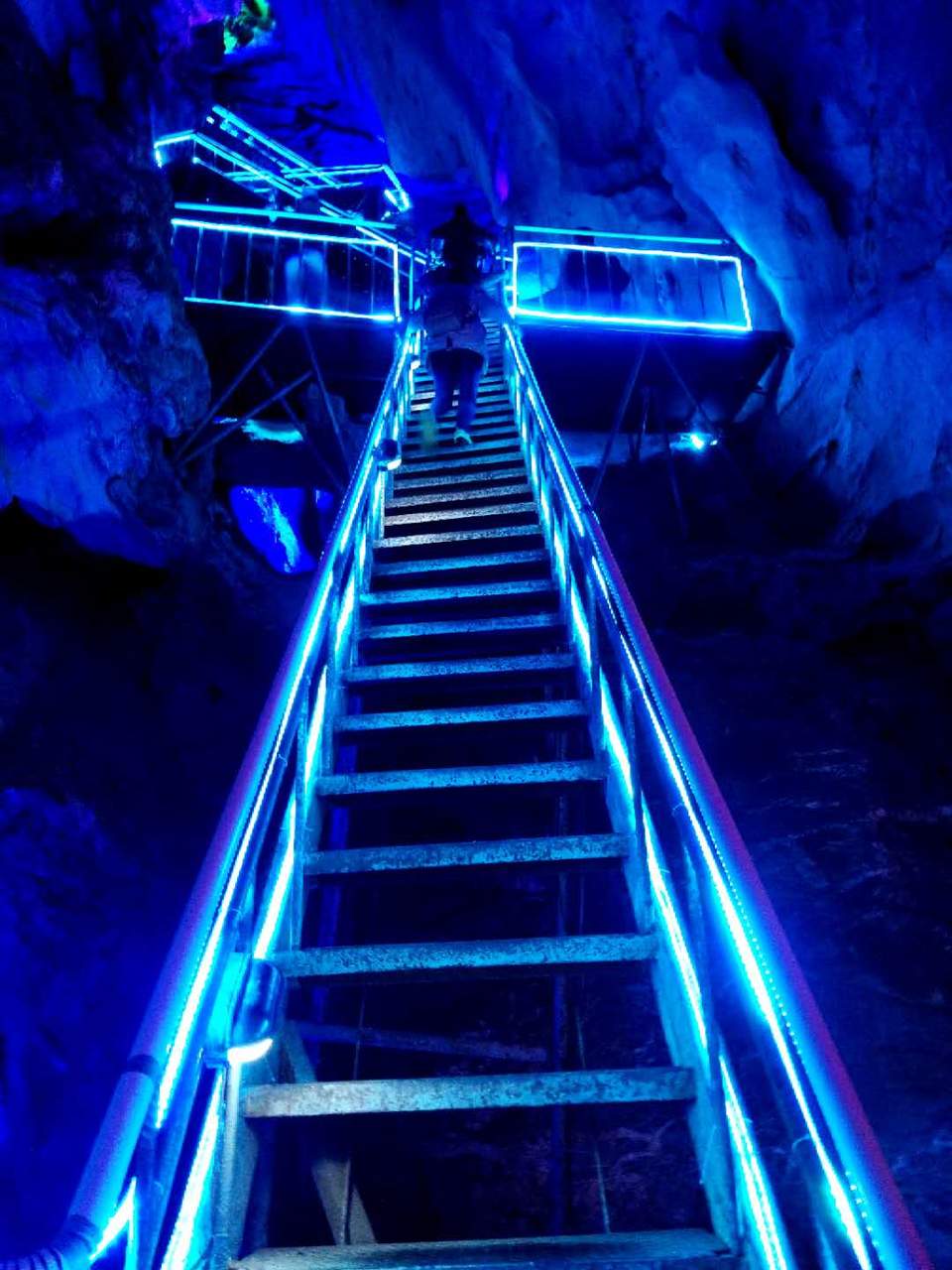 hp1e8JhHhDUJOMfMR-pM61Z6IRhtqpBGveMJ8UIBEnXOjYsoIkZ9eDJ7jg83kfIm