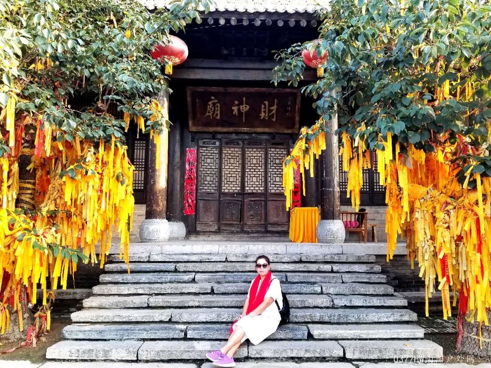 SiXP8Se9H_wfoyer2pAiZS35nXbRIVJ1wC3_zz_sTsW4FBhbLxBwZT6x0XcmBAmT