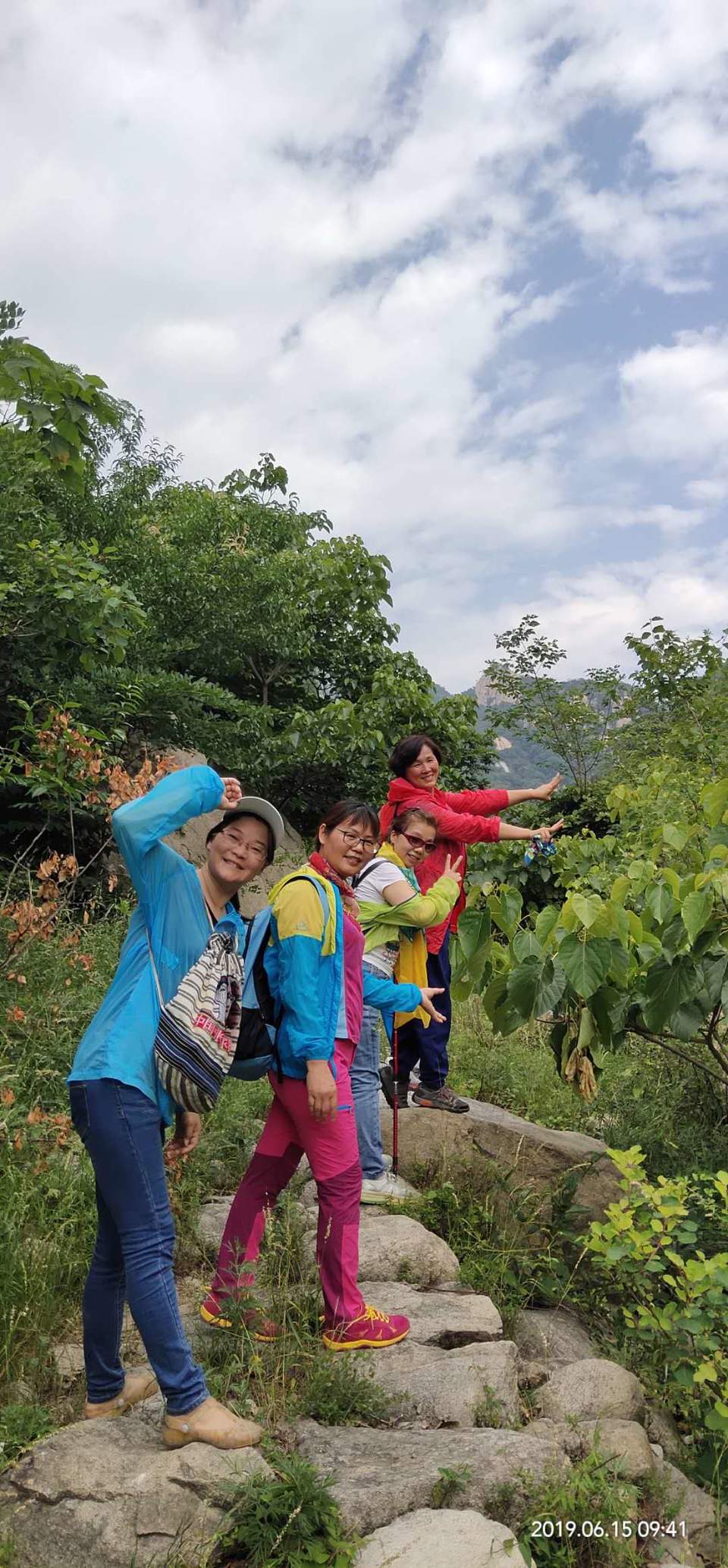 LVT7oNpXpHAd_x2mOfxcFeFE3A5-wMMEnMorm1m-q_mSCOuUVNd5mCwR2JioCclk