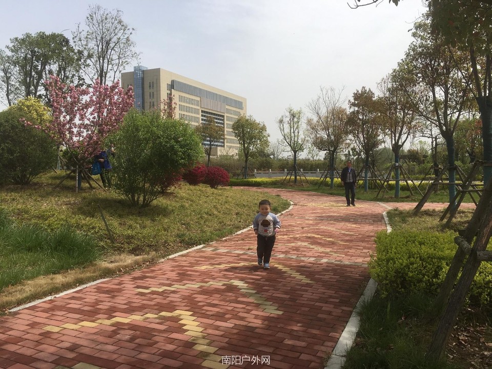 CA8155EF-6F8F-4E76-B4A3-81166CC6FA19