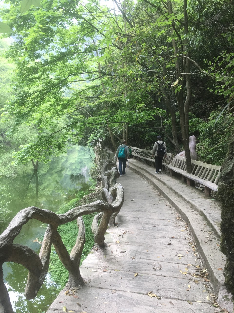 5EE93F83-2C06-455B-8B3B-F295FC04ABF5