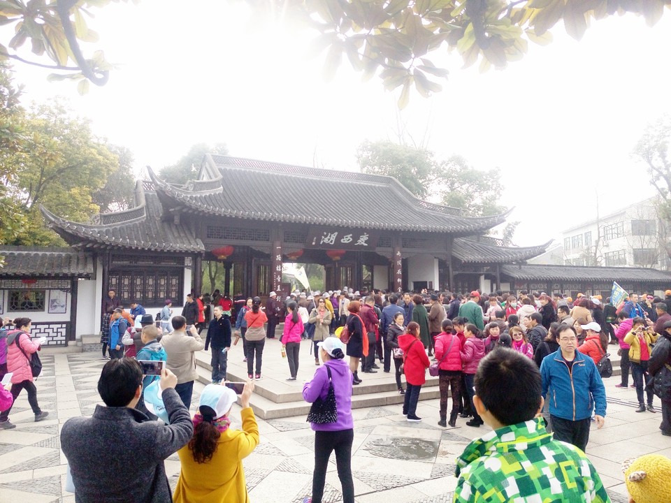 BDA1BA32-201B-4FBF-8016-6B5559265BA1