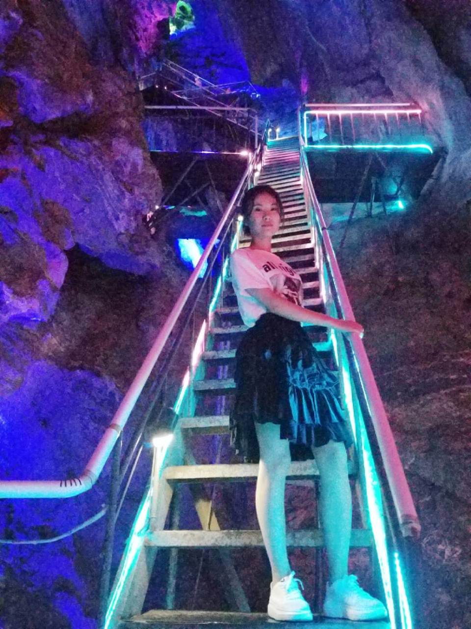 -yTvWsRjhFBiGbn8rUh8ao6dvAyH2iNUUv5bApbrAYpVwBEPmBtovE08UfiT5uK5