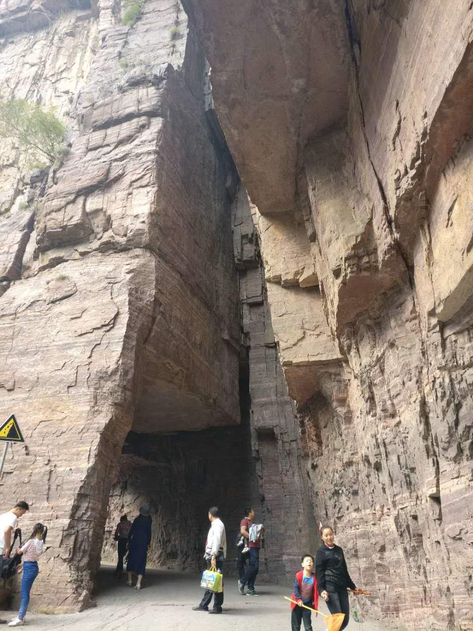 OiqMWcTMmFDYCKgSBp7_w_smZ2JTpXFdeOSSvG1I-rqvTrftOdEKa0SnTVCROiJE