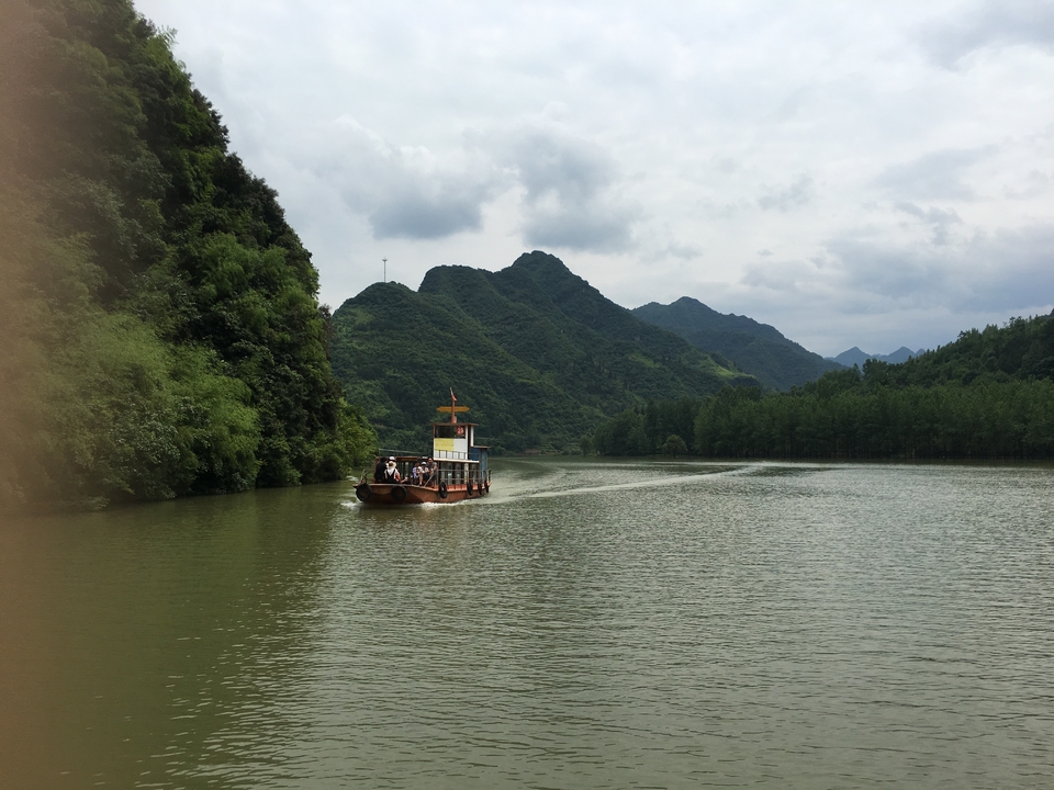 DB28F582-8A4F-4DD3-857E-A4B38AC2A594