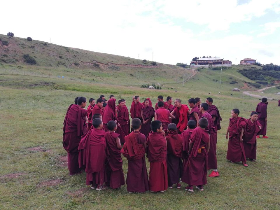 xVwlEs-epH9zxQoerkW_dCsXqPrudtVWReFV-0SzO-gd1aQSHiGB1wxuKmHSZ7JE