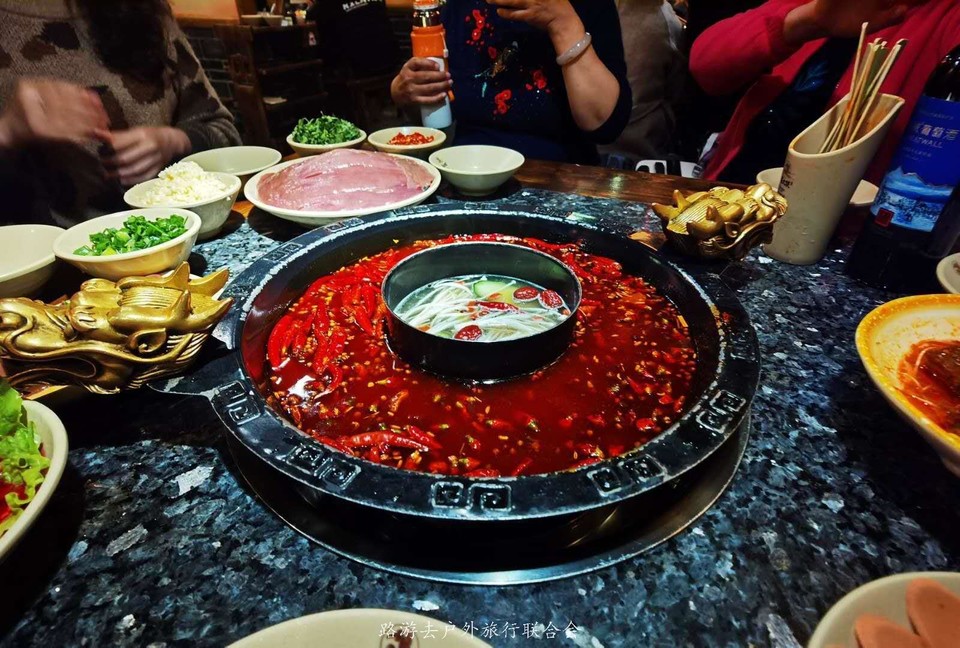 KBiUF5cBPb_w356g4DaXf2KiAtT1YyL_YOCU8lu3l02UjnkNyd9BPUIjAZfkrC3J