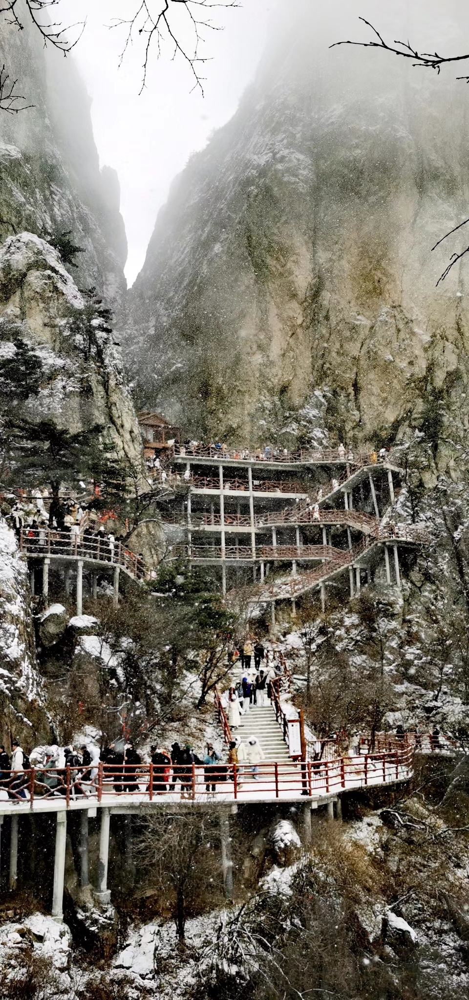 kwhjRWBav27yO6pkFgTeG_gBsjSE_f0HwBly9SiMunFt9CIujNIz_RsPO4DHSw0Z