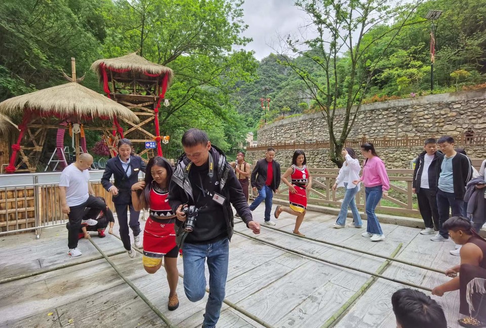 5I9JzBsd_S5ScIeQ_x_uoio6TJr7wZ12y8UZ_oSBDCL5VtzWuxVmo4x1vQFaZiHK