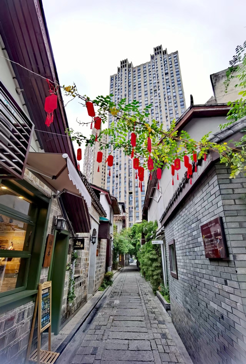 -f7LaxSgBhwQ8hCEoA7KPkYWRMhFFIXprChmVLmwEjolJAFr_14yKQ718v7m83bJ