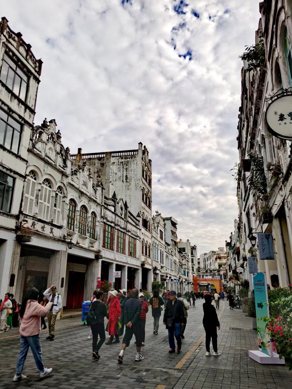 LxqNB3h6vtxiVc0rr39YwZDaLqG6urzsbIkiECFV-lRr_r0bbEXlmRtDwwMXu6nH