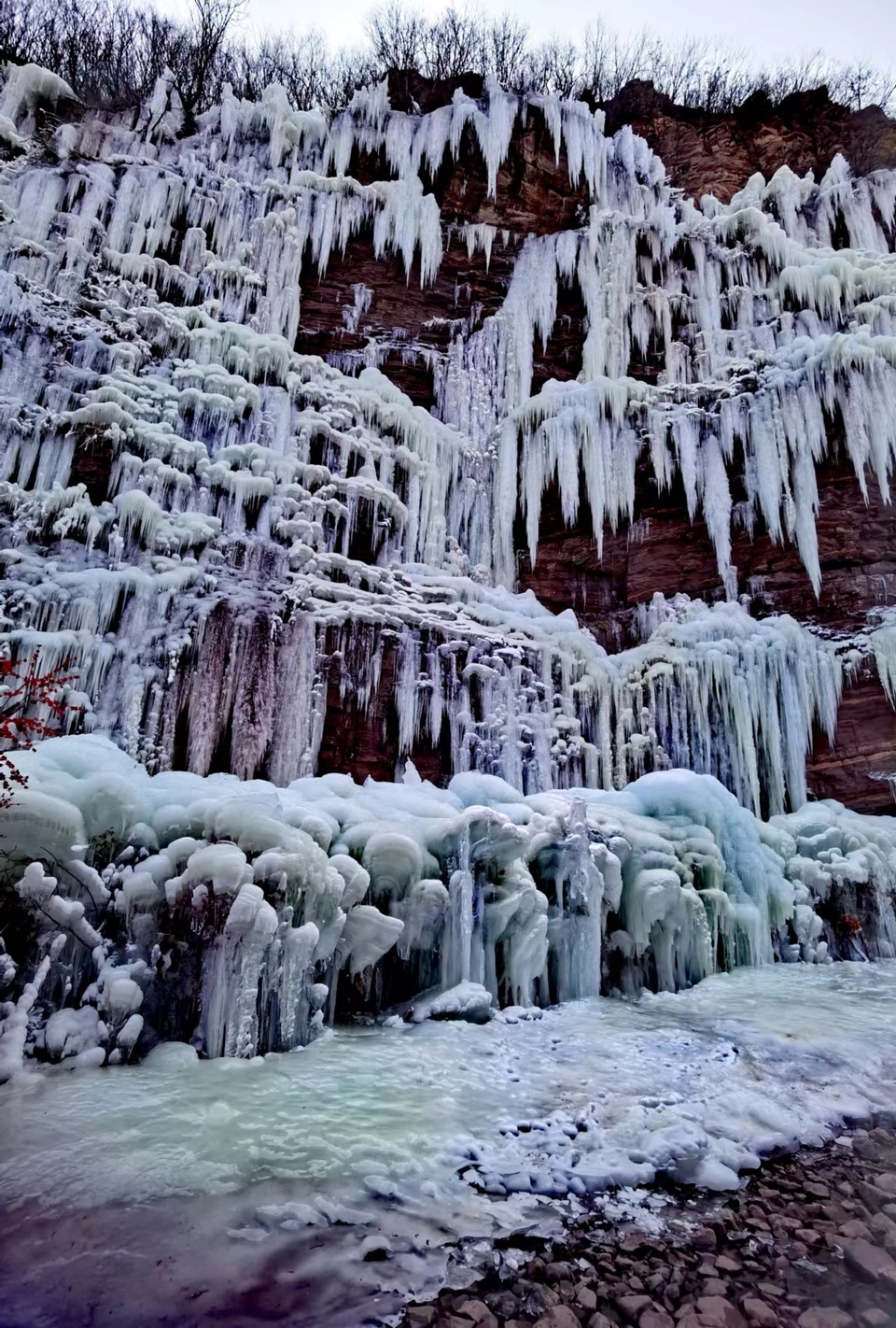 EFiB0NLppLa8_324xGUHo8Kx-4Cp-eYVvdBO2yAe6trmmZnUSxIgn7JOFjFAOyyQ