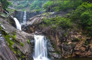 【周六、周日各一期】西峡五道幢一日游，探秘峡谷大瀑布 ，嗨玩千人摸鱼大狂欢 ，品味地道杀猪宴