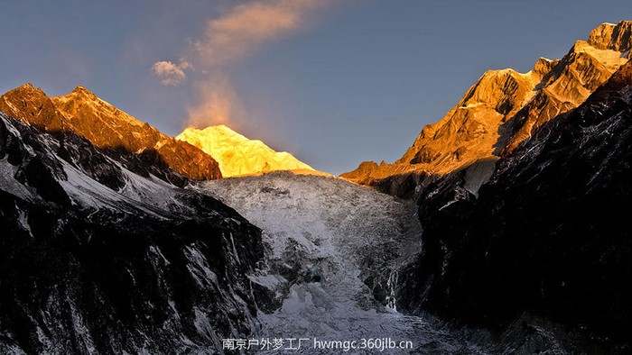 海螺沟 日照金山.jpg