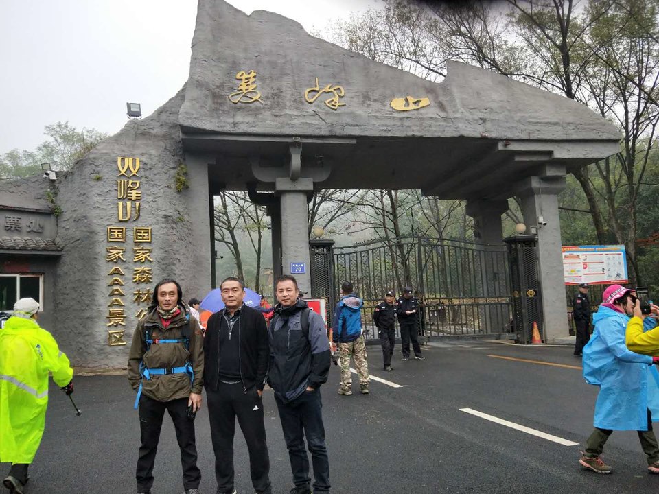 NpA3ZLJlk-LayxKpm3ufpsFp5FG86ks9El__yn8kSh7-TwPzz_6ziIci740rmf5G