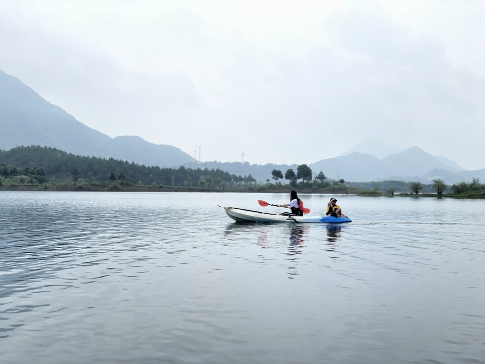 F6456F2B-7C93-4A60-AEE2-2565361FE030