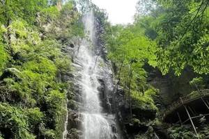 【周末周边避暑胜地】宜昌三峡神门，远安高山草原百里荒，观瀑溯溪玩休闲2日行（特价398含门票）