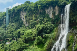 【五一/重庆山水奇遇5日游】5月1-5日探秘渝东北 红池坝 兰英峡谷 万州大瀑布 天下龙缸 宁厂古镇 天下梯城5日游