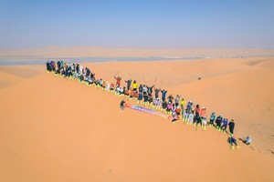 【徒步穿越/腾格里沙漠4日游】经典腾格里沙漠4天3晚“五湖穿越”52KM徒步