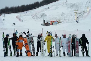 【冬日/神农架滑雪2日游】最美水上公路、神农架国际滑雪场滑雪两日活动