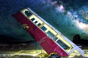 九层妖塔 石油小镇