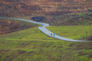 中国体育彩票“巅峰湖南·2023”六大名山登山赛（冷水江站）暨锡矿山红军行徒步越野活动