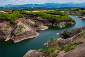 高铁出行！【畅游郴州全景四天】莽山+小东江+高椅岭+仰天湖+秘境竹筏九龙水寨+白廊+长卷+裕后街+马皇丘/瓦窑坪
