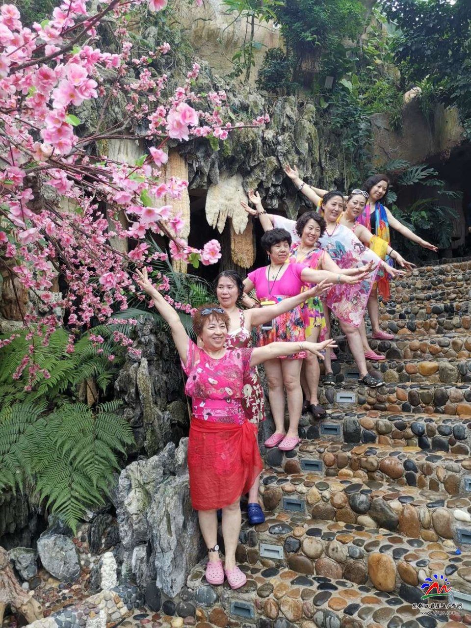 i5h6sG_hV0O4Ak-VRXIy0A-8H-I6CInM8_513NrLKr2h8oHc0GIousHEZ7_84woC