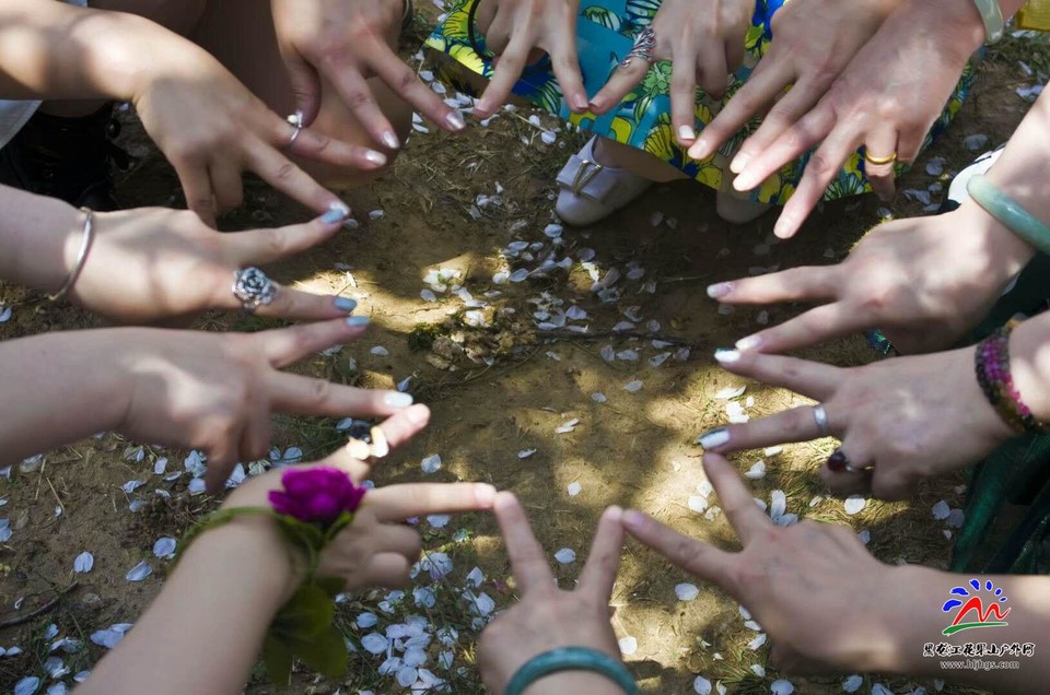 W9FqCHwSznAoGZhUPNKUJxJb9vlMfDc6XcNJmKB5pkhYn5E1cAnkb3uyJFEs7bId