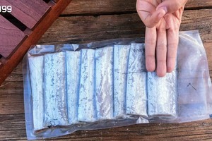 大号带鱼段  渤海小眼带鱼 70元/3袋，87元/4袋 社区团购：同一地址20袋起发 